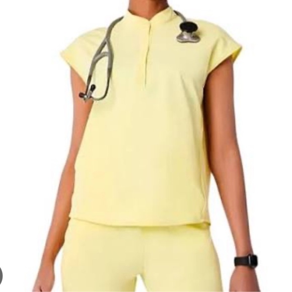 Rafaela Oversized Scrub Top Sunlight - Picture 1 of 3